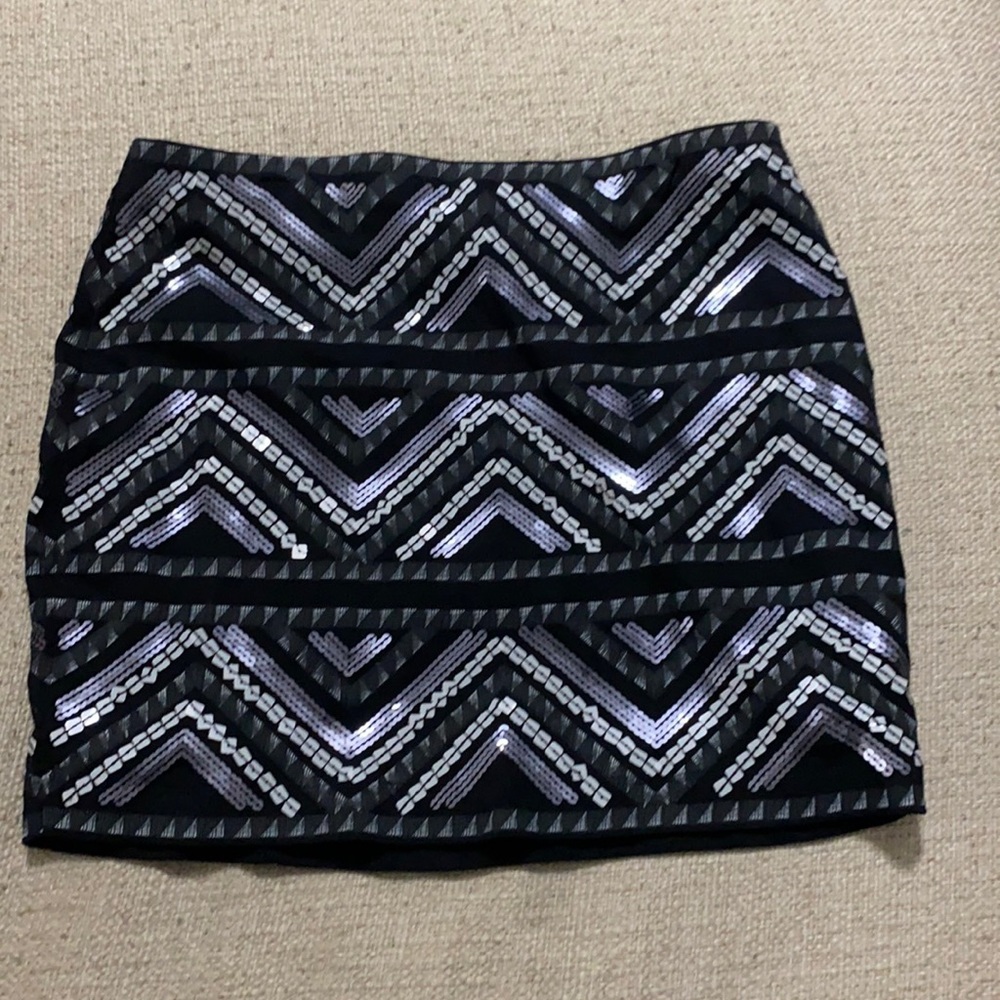 Express Zig Zag Sequin Pull On Mini Skirt Black Silver Gray Fully Lined XS